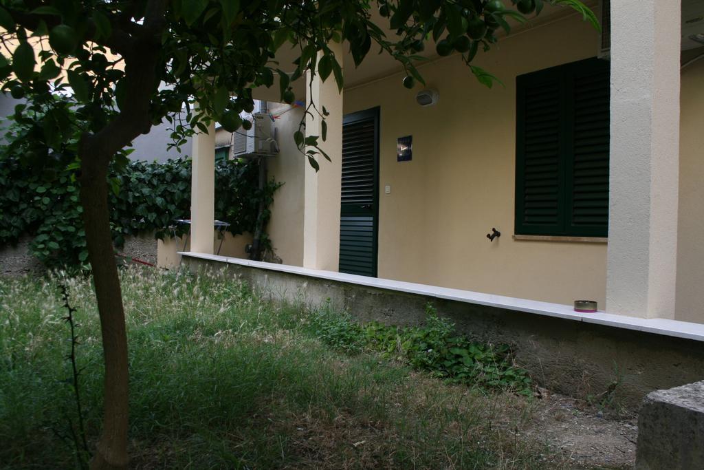 Apartments Mrduljas Сплит Экстерьер фото